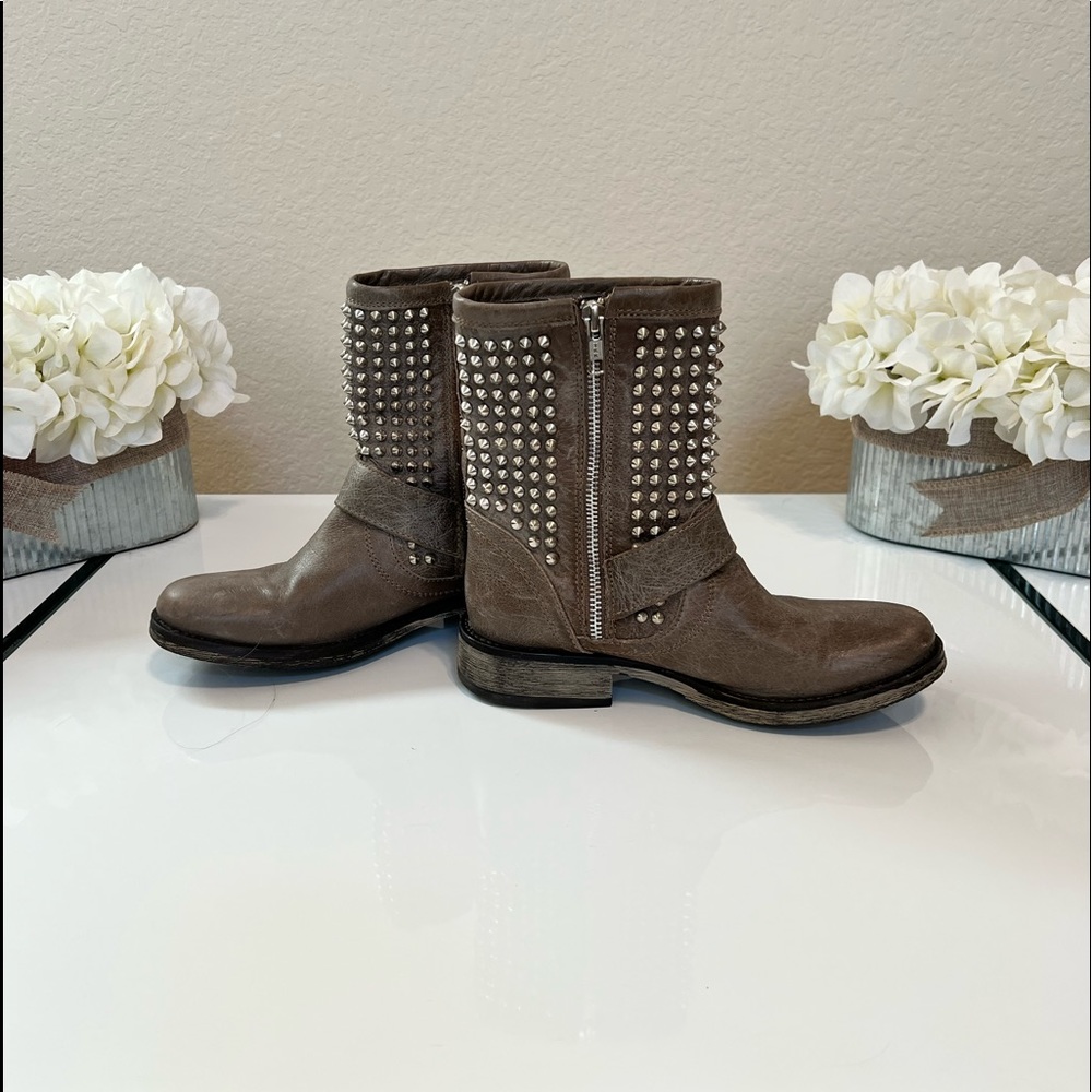 Studded Steve Madden Monicaa Stone Lea boots